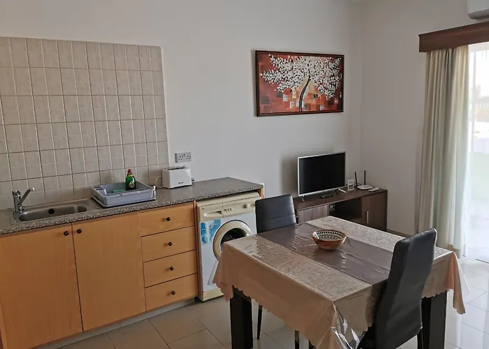 Pari Holiday Apartments
